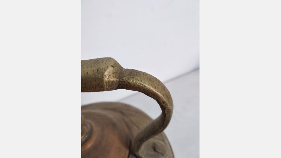 Bule jarra em cobre com cabeça de cobra